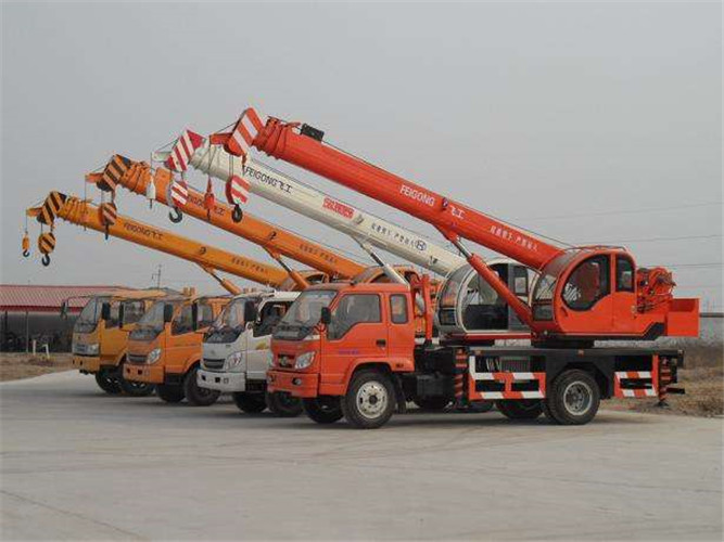 东港区设备出现故障导致停工，怎么处理？是否有备用设备替换？